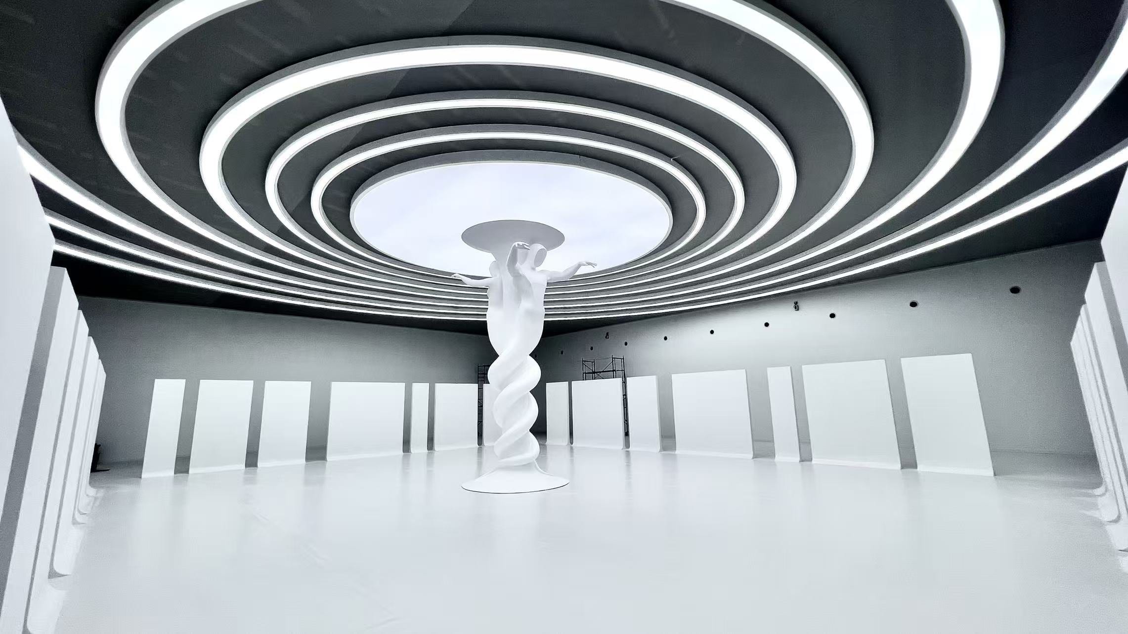 Spatial study — circular hall with a standing figure